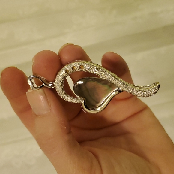 New Unique Wrapped Heart Shaped Abalone Shell Silver Pendant. - Picture 16 of 16